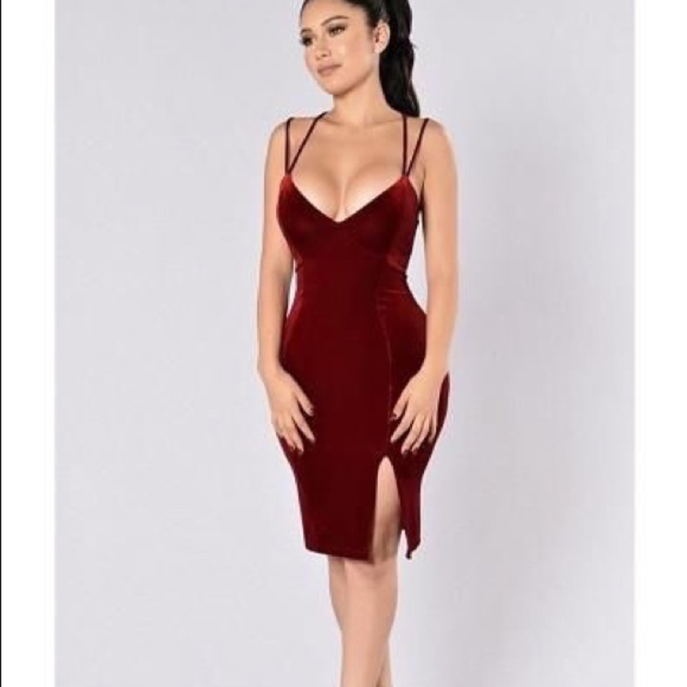 Wine red velvet split dress #Newyearsdress